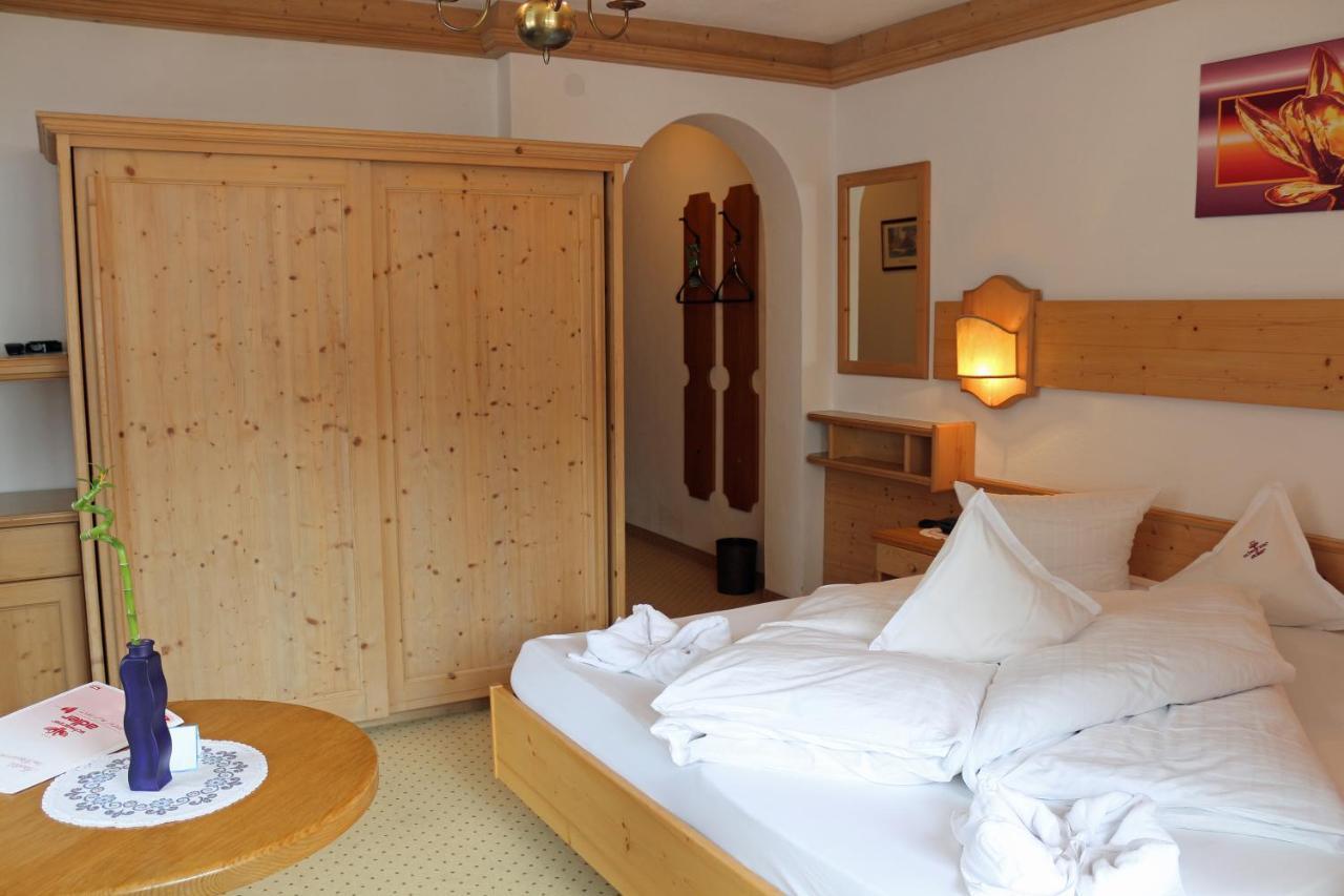 Hotel Schwarzer Adler Nauders Bagian luar foto