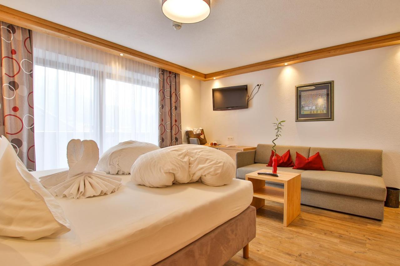 Hotel Schwarzer Adler Nauders Bagian luar foto