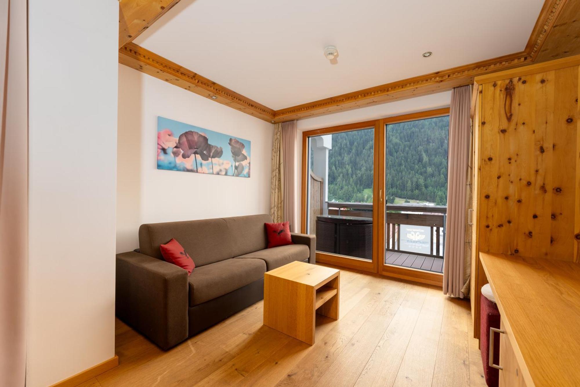 Hotel Schwarzer Adler Nauders Bagian luar foto