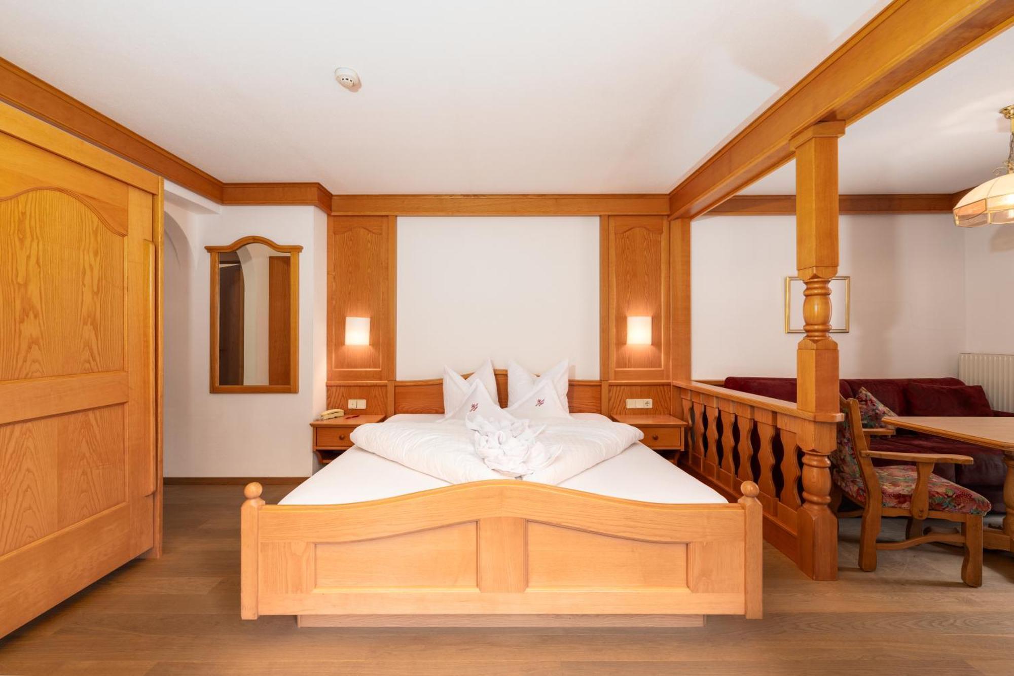 Hotel Schwarzer Adler Nauders Bagian luar foto