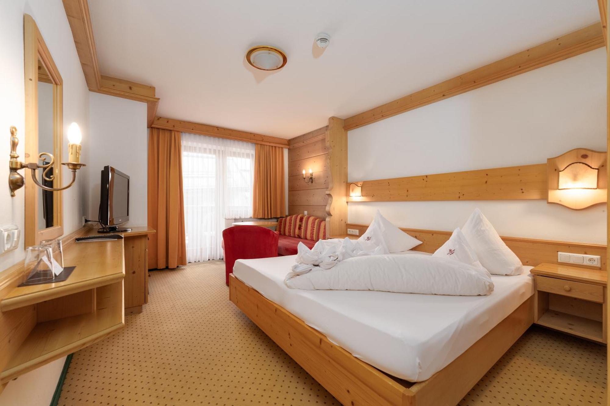 Hotel Schwarzer Adler Nauders Bagian luar foto