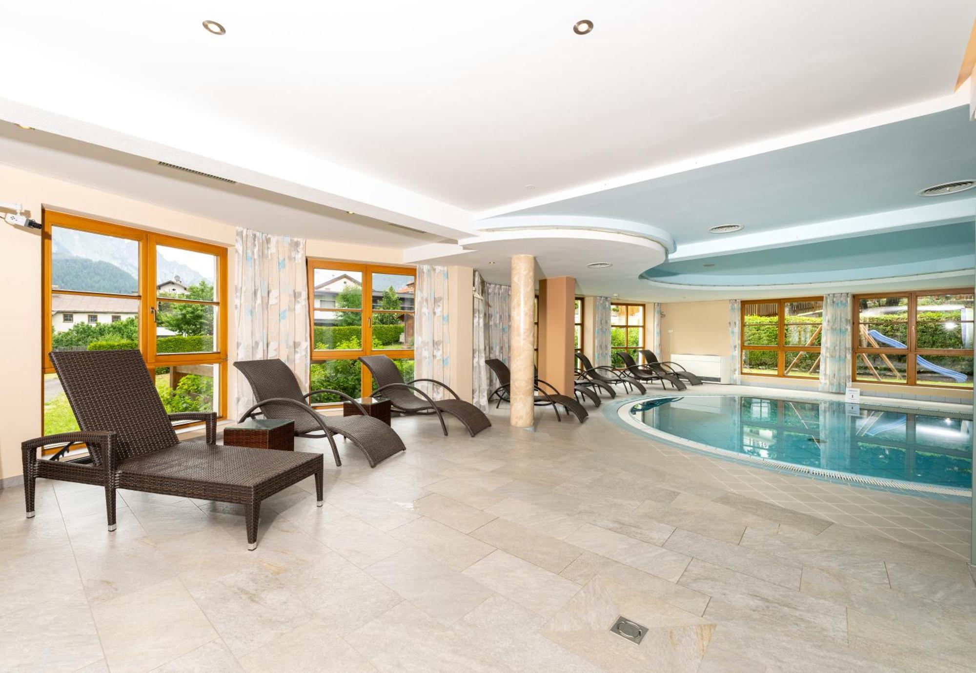 Hotel Schwarzer Adler Nauders Bagian luar foto