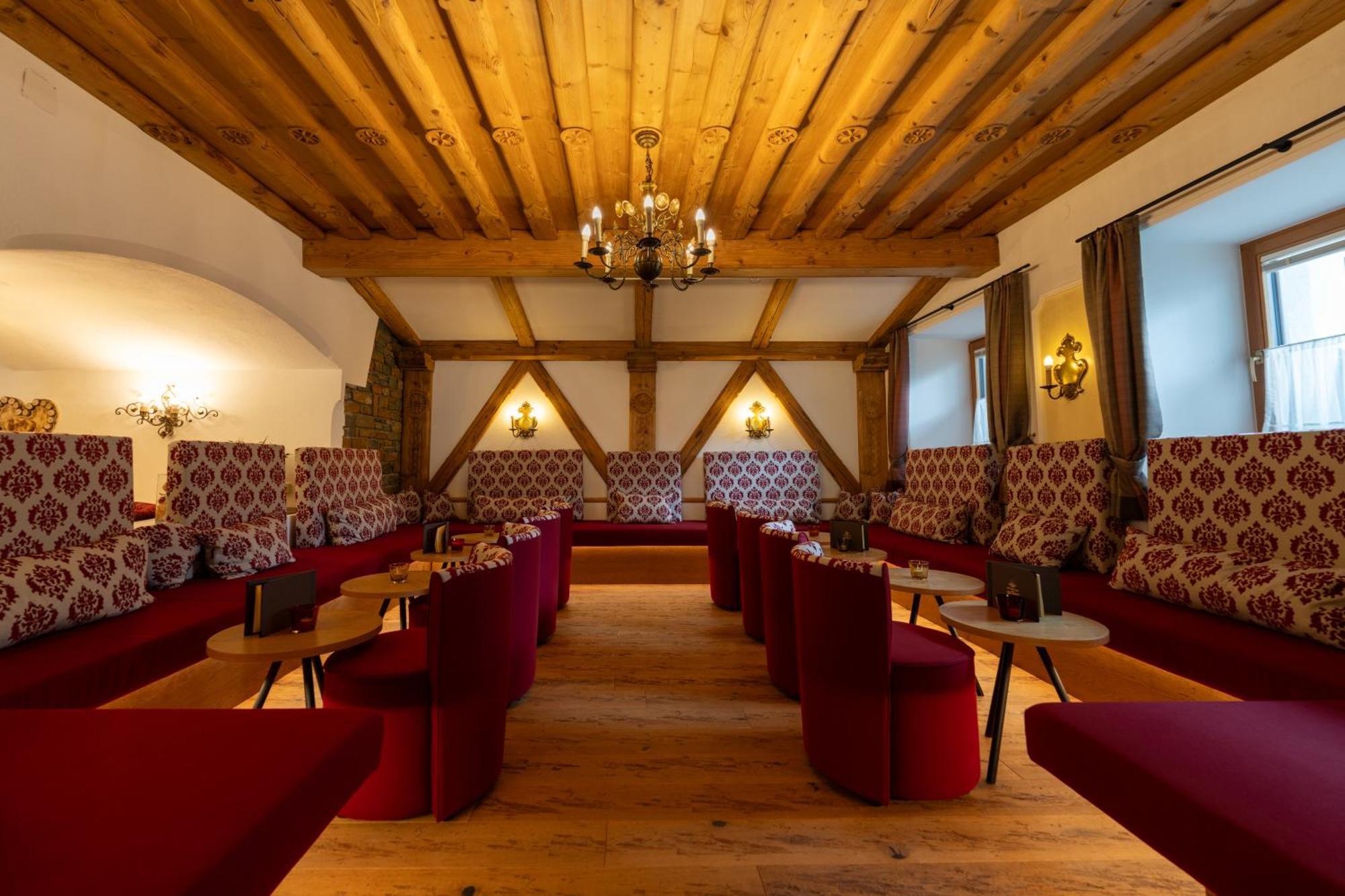 Hotel Schwarzer Adler Nauders Bagian luar foto