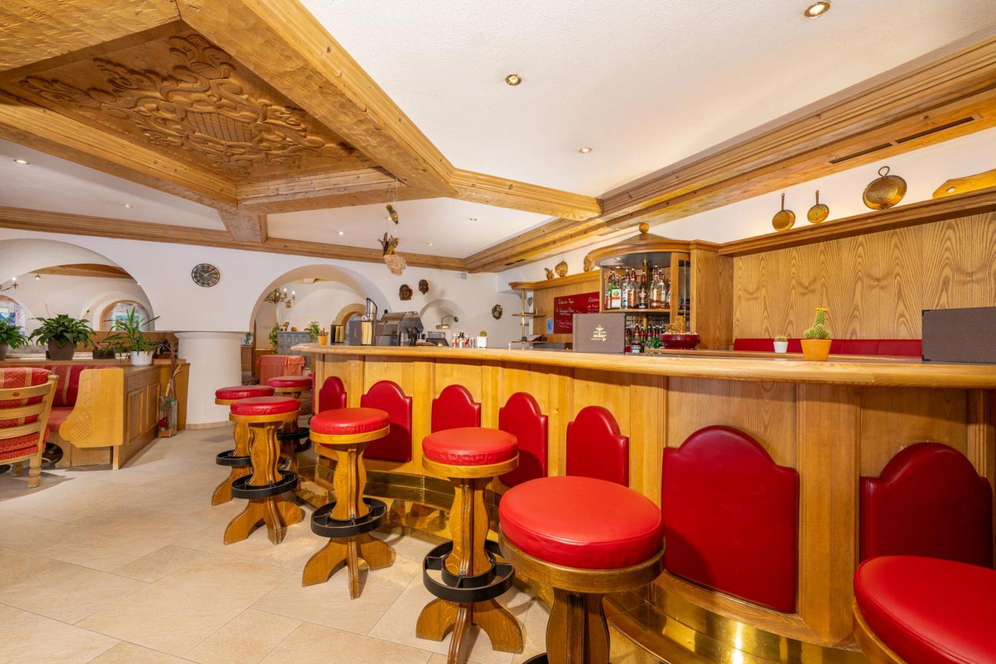 Hotel Schwarzer Adler Nauders Bagian luar foto