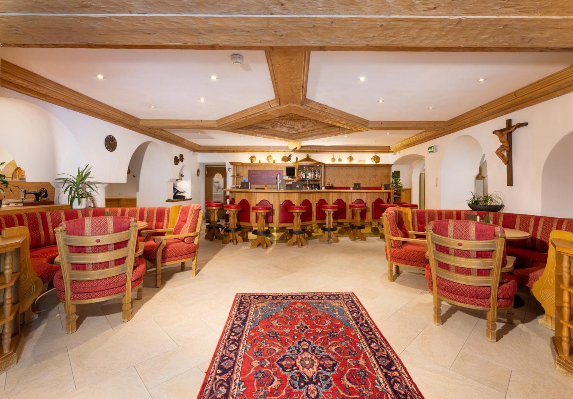 Hotel Schwarzer Adler Nauders Bagian luar foto