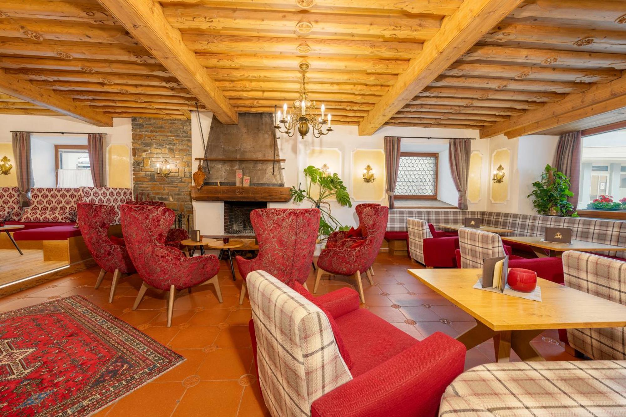 Hotel Schwarzer Adler Nauders Bagian luar foto