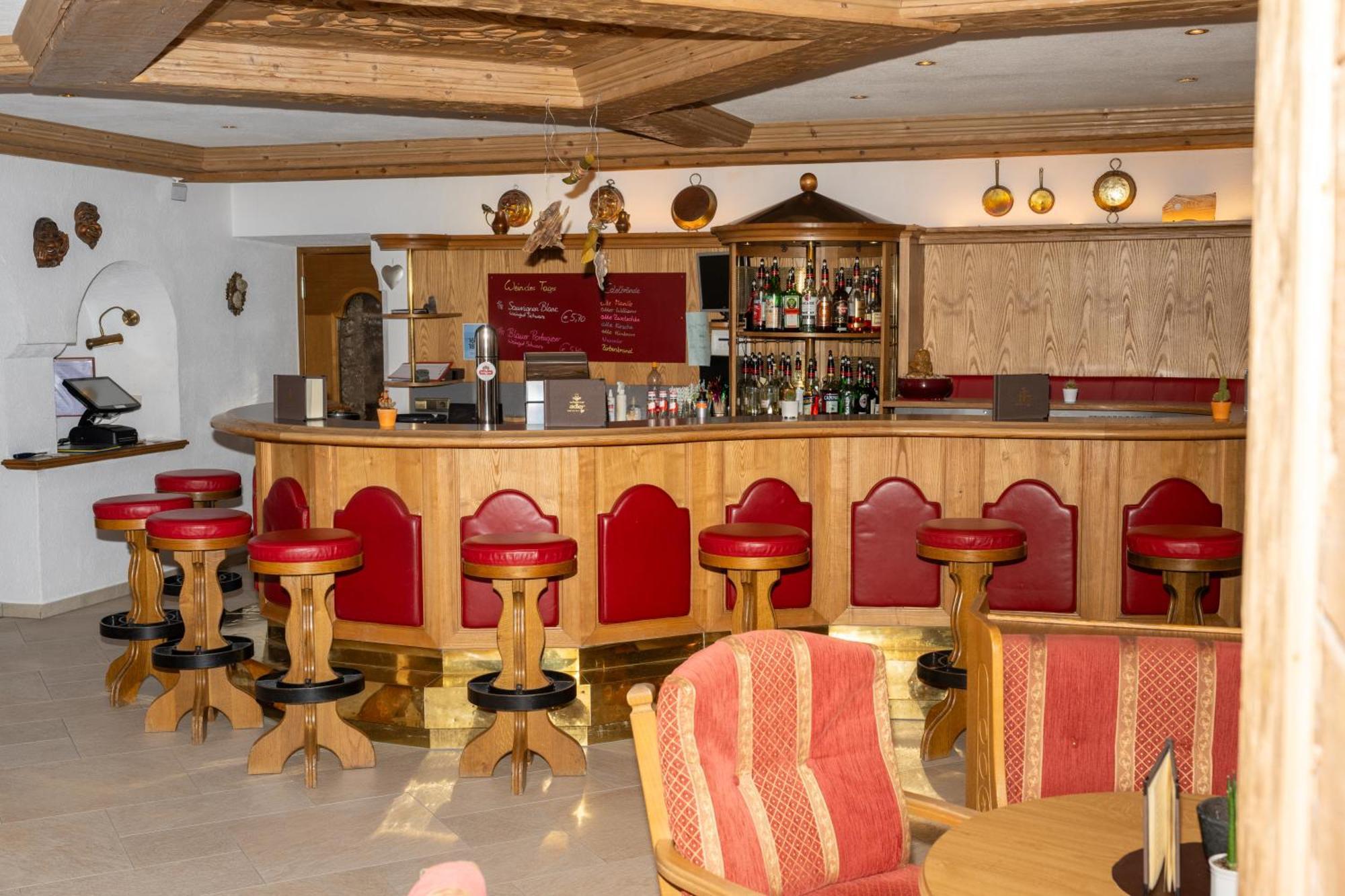 Hotel Schwarzer Adler Nauders Bagian luar foto